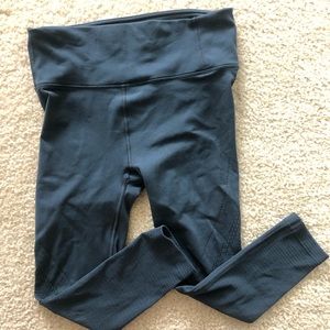 Lululemon 7/8 with mesh sides
